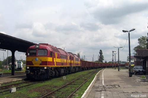 12.08.2008 M62M-006 + M62M-004 z pociągiem towarowym spółki Rail Polska wjeżdża na stację w Kostrzynie.