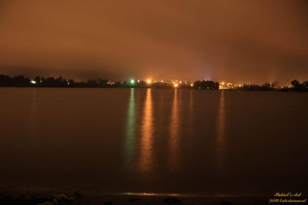 Kolejne z seri nocne naswietlanie Canon EOS 40D; 17 - 85 IS 1:4-5,6 #Woda #jezioro #staw #noc #swiatła