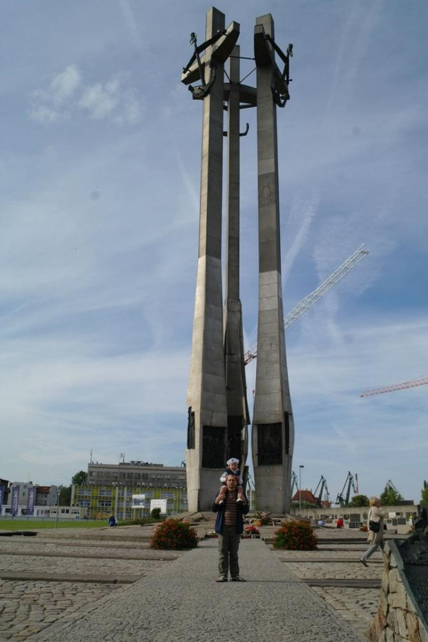 Pod gdańskim pomnikiem.