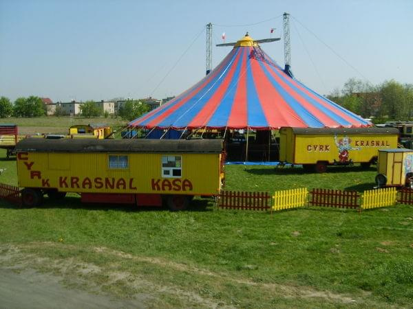 Foto z Cyrku Krasnal 2009 Zakaz Kopiowania zdjęć Zapraszamy na www.cyrk-fan.com #CyrkKrasnal2009