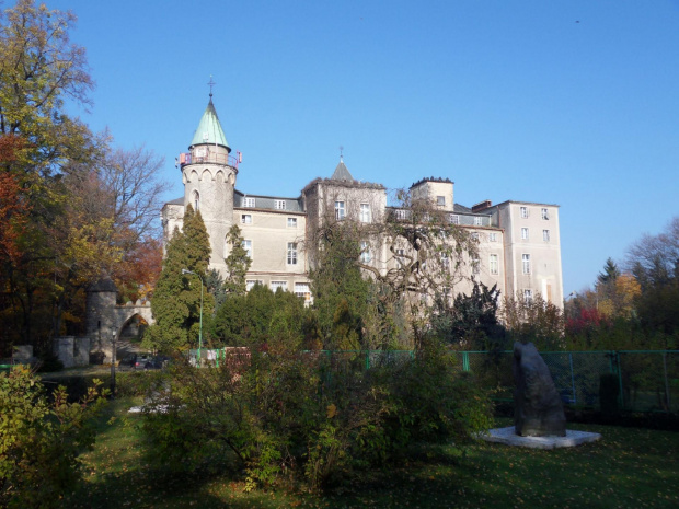 Zamek na Szczytniku..królewskie zakończenie życia,bo to obecnie Dom Starców #jesień #RatnoDolne #Szczytik #Szczytno