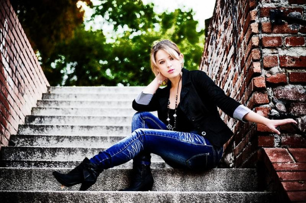 Angela #kobieta #dziewcztna #portret #schody #jesień #passiv #nikon #airking
