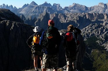 Dolomity, z Selli widok na grupy Puez i Odle (Geisler) #góry #mountain #Dolomity #Sella #Puez #Odle #Geisler