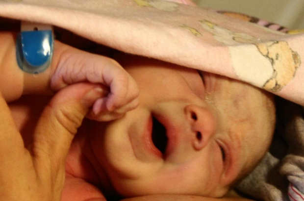 Poród, pierwsze zdjęcia Matyldy, 9 lutego 2012 #MatyldaPoródPierwszeFotki