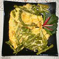 Omlet z zielonymi szparagami i żóltym serem.
Przepisy do zdjęć zawartych w albumie można odszukać na forum GarKulinar .
Tu jest link
http://garkulinar.jun.pl/index.php
Zapraszam. #omlet #jedzenie #kulinaria #PrzepisyKulinarne