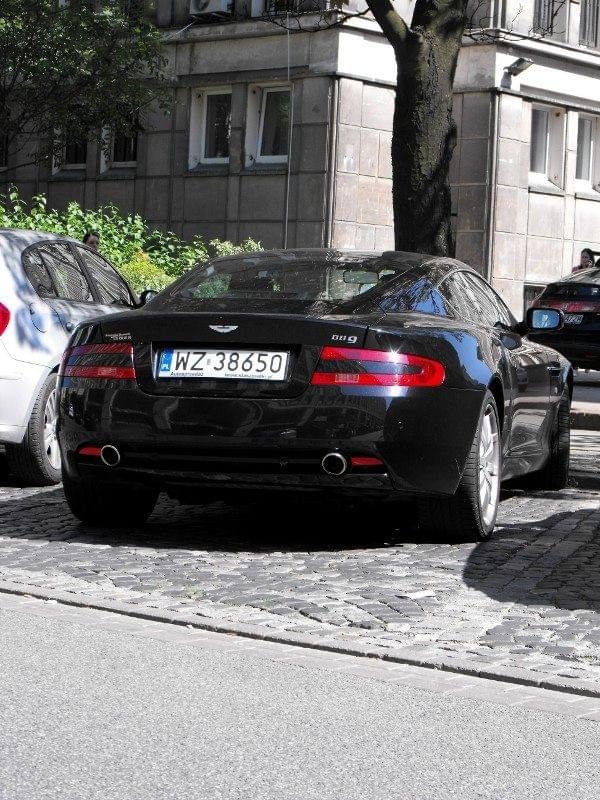 Aston Martin DB9