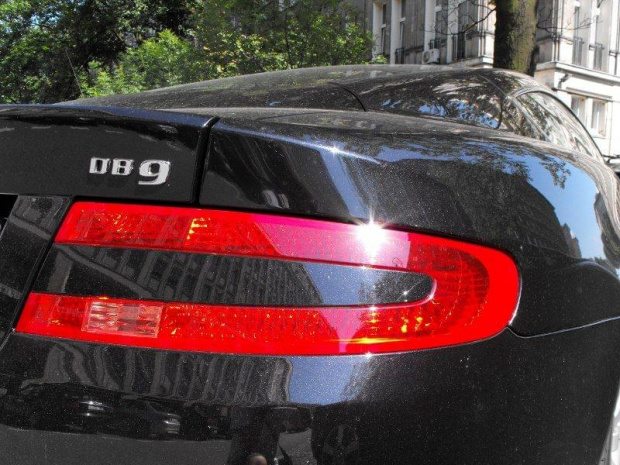 Aston Martin DB9