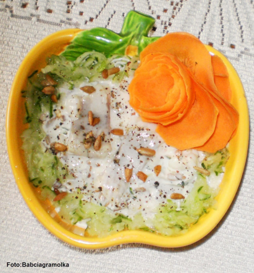 Śledź ogórkowo-słonecznikowy.
Przepisy do zdjęć zawartych w albumie można odszukać na forum GarKulinar .
Tu jest link
http://garkulinar.jun.pl/index.php
Zapraszam. #ryby #śledź #słonecznik #jedzenie #gotowanie #kulinaria #PrzepisyKulinarne