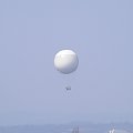 Widoczek balon nad miastem