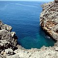 Sa Calobra - urokliwe miejsce, oczy się cieszą widząc te widoki, skały, morze, jachty, naprawdę warto tam pojechać :) #Majorka #SaCalobra
