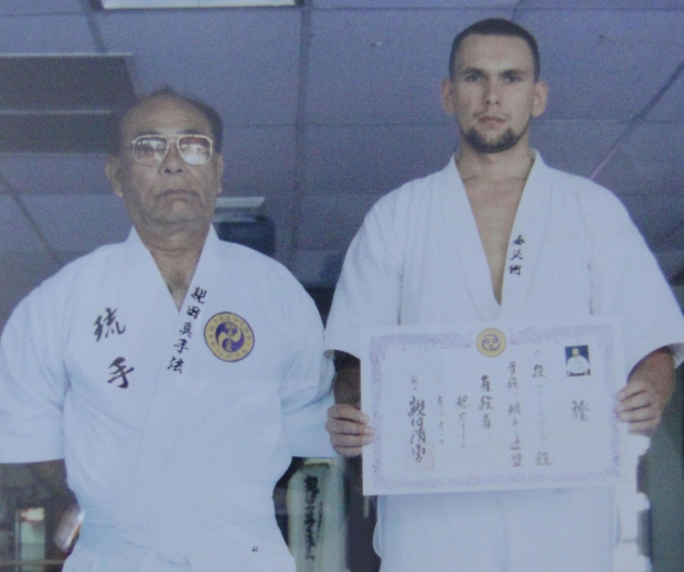 Ryukyu Kempo Karate ( RyuTe Kempo Karate ) Master Seiyu Oyata - left, sensei M. Danowski - right II dan, 2002 Washington DC #KazokuKenpoKarate #karate #tode #SeiyuOyata #MarcinDanowski #SaishoNoTe #RyukyuKempoKarate