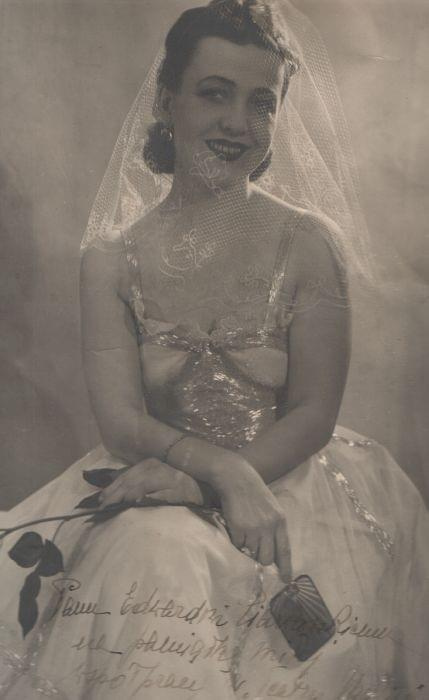 Maria Malicka, aktorka ( ur. 9 maja 1900 lub 1994 r. w Krakowie, Austro - Węgry ( obecnie Polska ), zm. 30. września 1992 r. w Krakowie ). Jej mężem był Zbigniew Sawan z, którym się rozwiodła