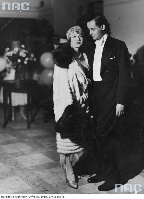 Aktorzy Maria Malicka i Zbigniew Sawan po przybyciu na bal_1929 r.