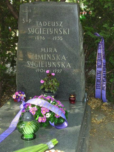 Grób Miry Zimińskiej - Sygietyńskiej jej męża Tadeusza Sygietyńskiego na Cmentarzu Wojskowym na Powązkach w Warszawie.