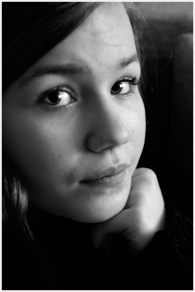PORTRET
Z tym portretem żegnam się z Wami na tydzień.
Jadę do Białki Tatrzańskiej na żródełka termalne :) #Portret #twarz