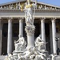 Pomnik bogini greckiej Ateny przed budynkiem parlamentu w Wiedniu #wiedeń