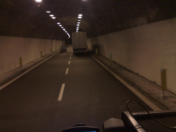 Jeden z tuneli na Lazurowym Wybrzeżu po włoskiej stronie
