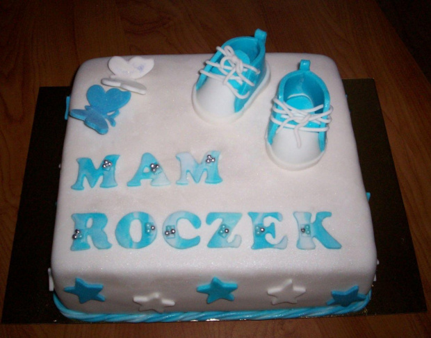 Tort na roczek dla chłopca #tort #roczek #niebieski #buciki #cake