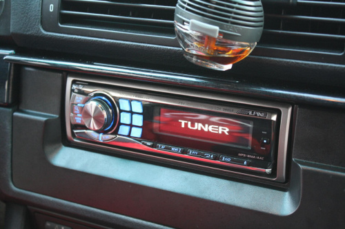 Instalacja - Car Audio - Goryl BMW E39 #CarAudio #BMWE39 #zabudowa #głośniki #wzmacniacz #głosnik #wzmacniacze #Alpine #AlpineCDA #Radio #ZestawPrzedni #kable #OFC #Instalacja #Focal #Focal30A1 #subwoofer #MTX