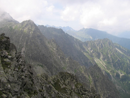 Na ostatnim planie Rysy, Mięgusze i Szeroka Jaworzyńska #Góry #Tatry #JagnięcySzczyt