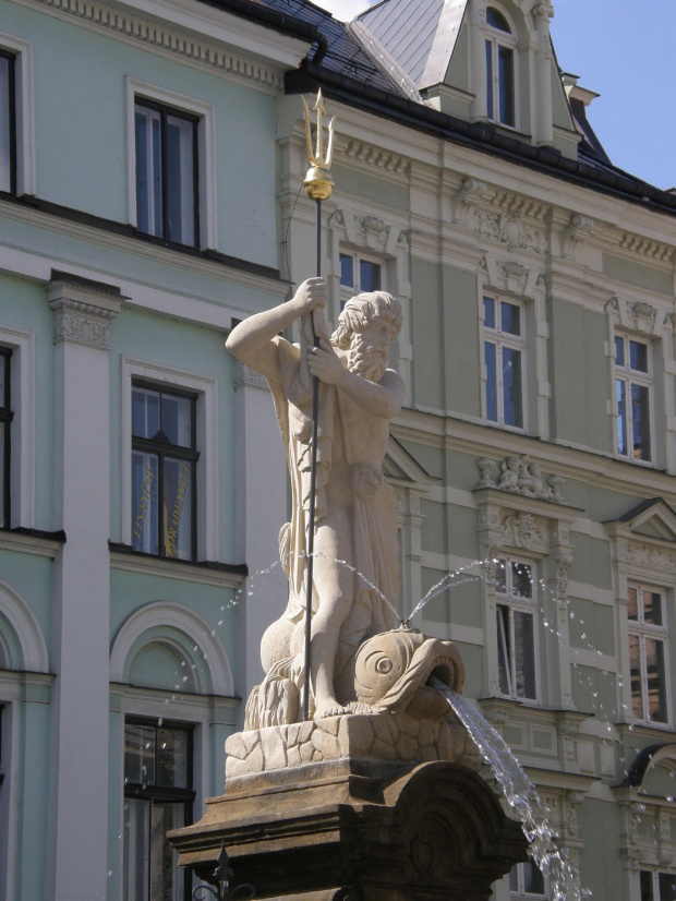 Neptun z fontanny na libereckim rynku #Czechy #Liberec #fontanny