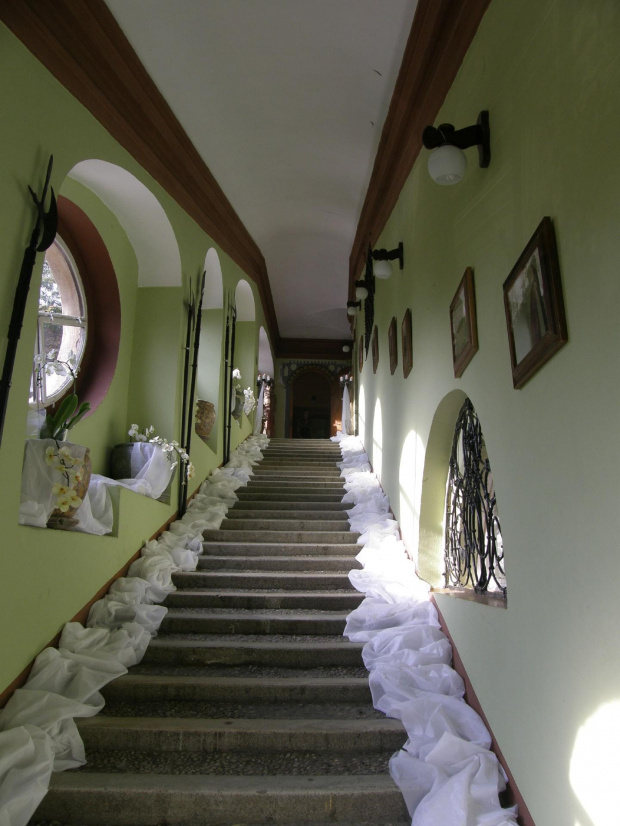 Tzw. końskie schody,czyli takie by niekoniecznie wchodzić na piechotę :) #otmuchów #zamek