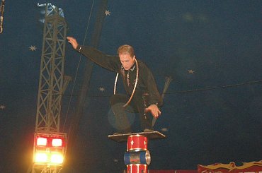 Cyrk Safari-2010. Zapraszamy na www.portalcyrkowy.ubf.pl #cyrk #safari #sezon #clown #rzeszów #występycyrkowe #kmc #portal #cyrkowy #portalcyrkowy #cyrksafari #arena