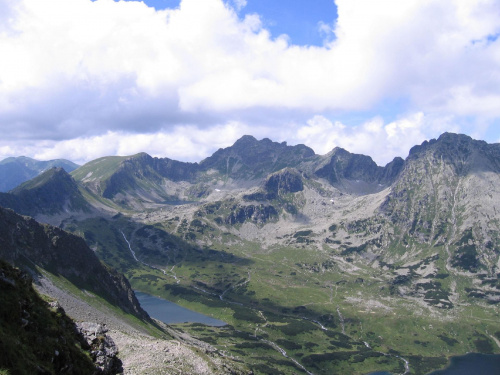 Dolina Pięciu Stawów Polskich z trzema stawami #Góry #Tatry #SzpiglasowyWierch