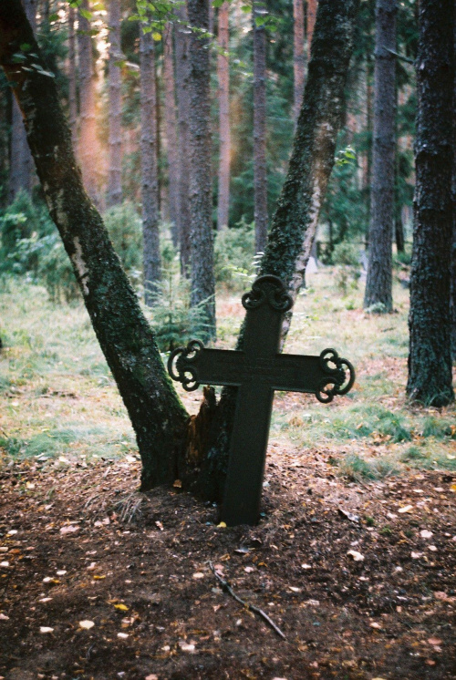 samotny krzyż #krzyże #mazury #cmentarz