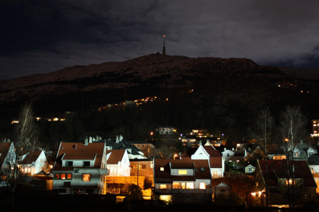 Bergen. Dzielnica Minde. Norwegia #norwegia #krajobraz #bergen #widoki #podróże #góry #morze