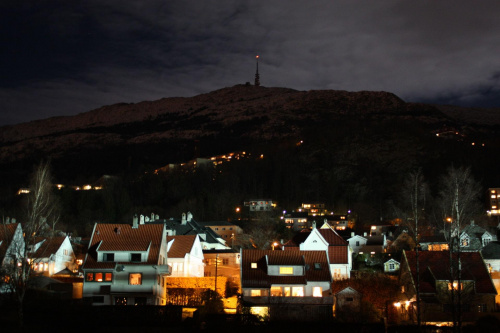 Bergen. Dzielnica Minde. Norwegia #norwegia #krajobraz #bergen #widoki #podróże #góry #morze