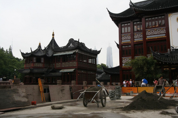 #chiny #ChinaTown #shanghai #wuhan #zhengzhou #wieżowce #StareMiasto #chinki #posągi #architektura #azja #DalekiWschód #świątynie