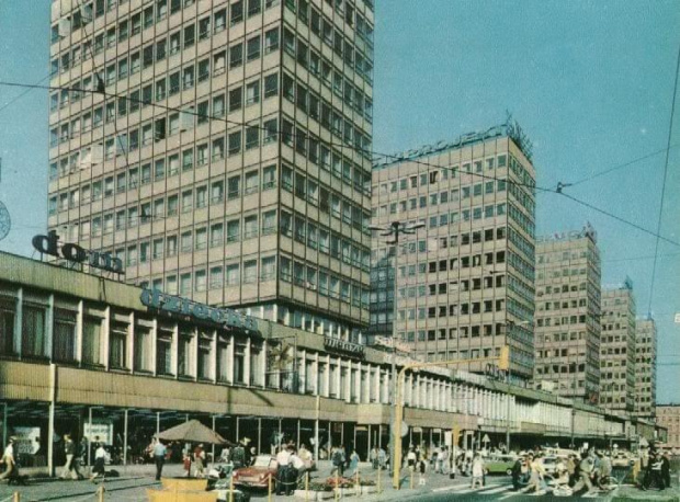 Poznań_Centrum handlowo - usługowe przy ulicy św. Marcin