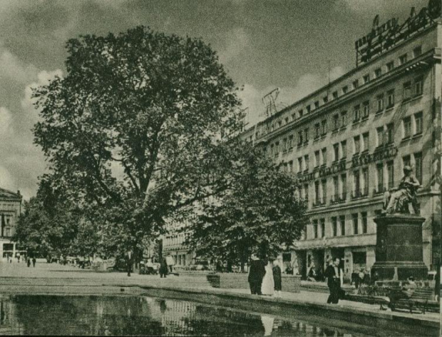 Poznań_Pierzeja północna Placu Wolności 1985 r.