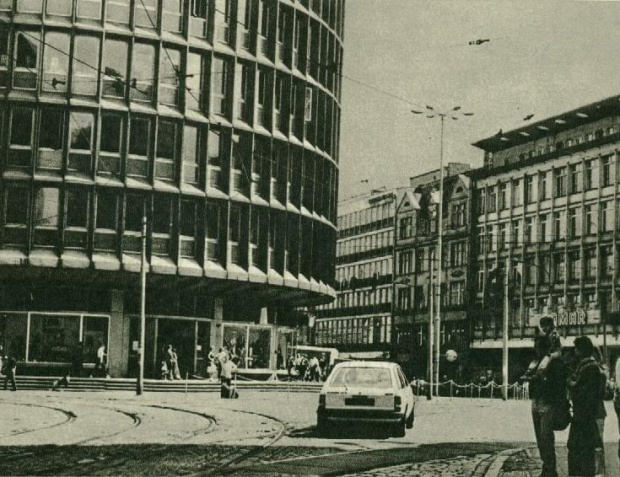 Poznań_Skrzyżowanie ulic 27 Grudnia i Mielżyńskiego 1985 r.