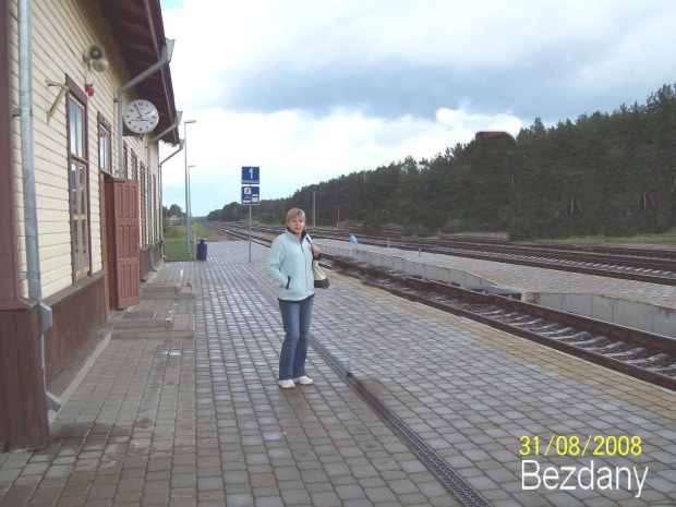 Bezdany-miejscowość, w której na stacji kolejowej miał miejsce w 1908 roku słynny zamach OB. PPS na pociąg wiozący kasę rosyjską