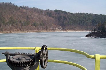 Widok na Jezioro Pilchowickie z korony zapory.. #zapora #zima #pilchowice #DolinaBobru