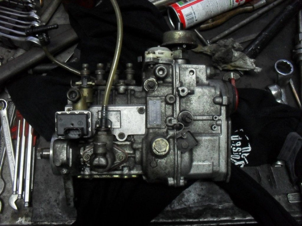pompa wtryskowa i obudowa filtra oleju #w201 #om601 #vito #turbo #diesel #mercedes