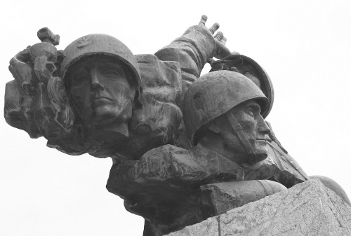 Pomnik Polskich Artylerzystów !!!
[Pomnik Sapera w Toruniu] #pomnik #rzeźba