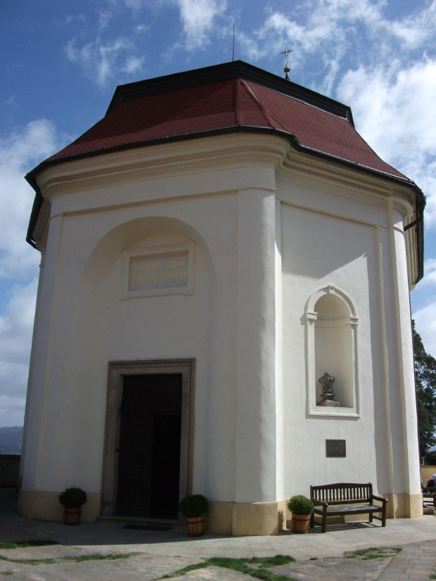 Kaplica św. Jana Nepomucena na zamku Valdstejn w Czeskim Raju.. #Czechy #SkalneMiasto #hruboskalsko #ZamekValdstejn