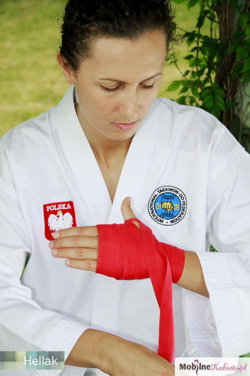http://www.mobilnekobiety.pl/wysportowana/waleczna//zobacz/joanna-paprocka-taekwondo-to-moja-pasja-i-styl-zycia/
fot. Ł. Hellak #JoannaPaprocka #paprotka #SztukiWalki #taekwondo