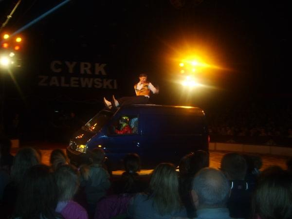 Cyrk Zalewski Inowrocław 2009 Zakaz kopiowania zapraszamy na www.cyrk-fan.com #cyrk