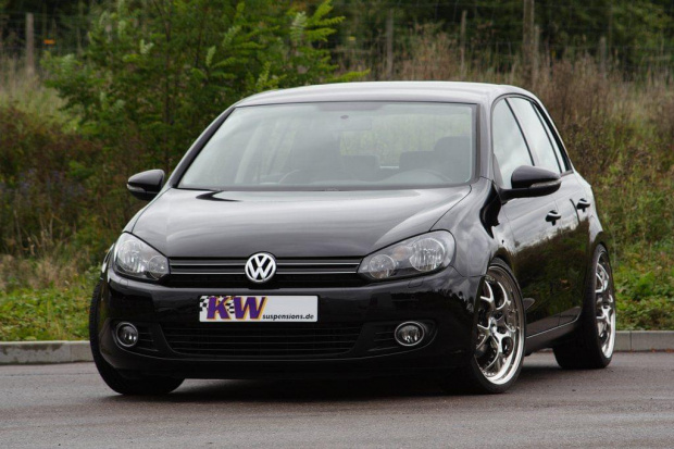 Белый чёрный Volkswagen Golf 6