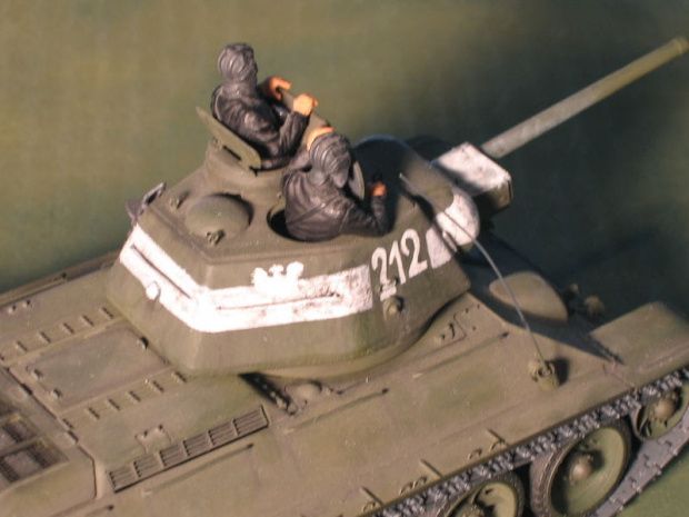 T34-76_N212_1-35 scale